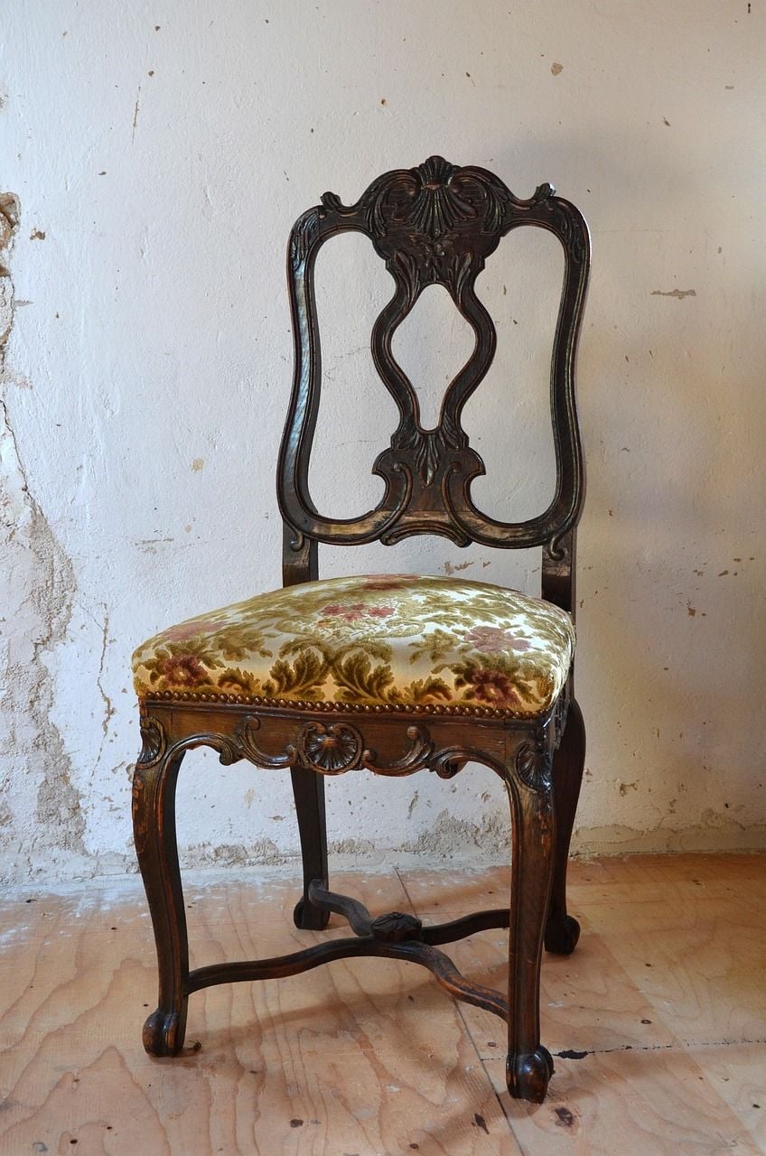 Multi-image fusion input: a chair